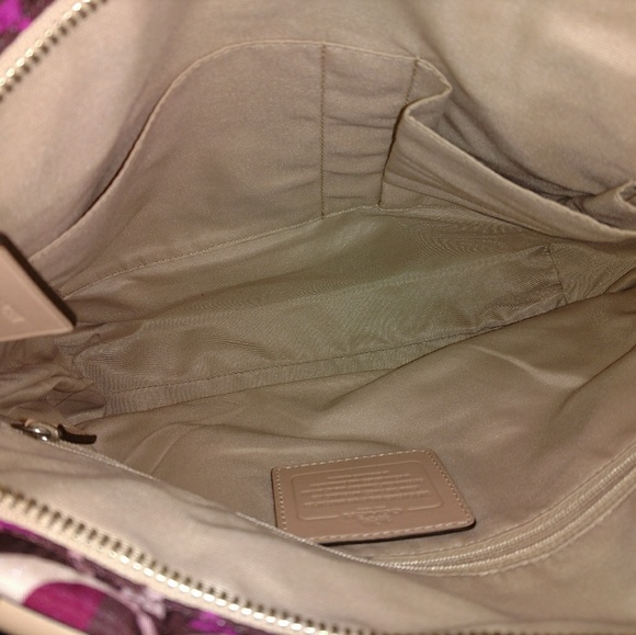 Perfect Coach purse - Picture 3 of 6